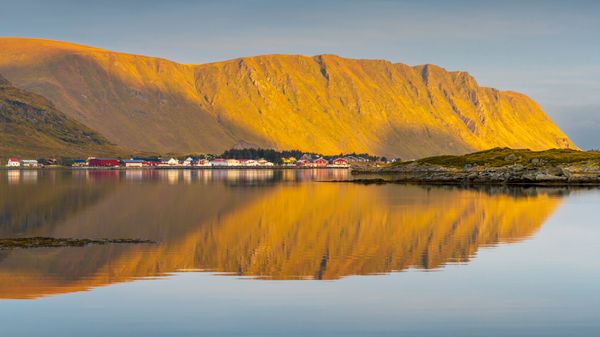 Golden evening light on a Norwegian fjord village — Raul Ling on Pexels