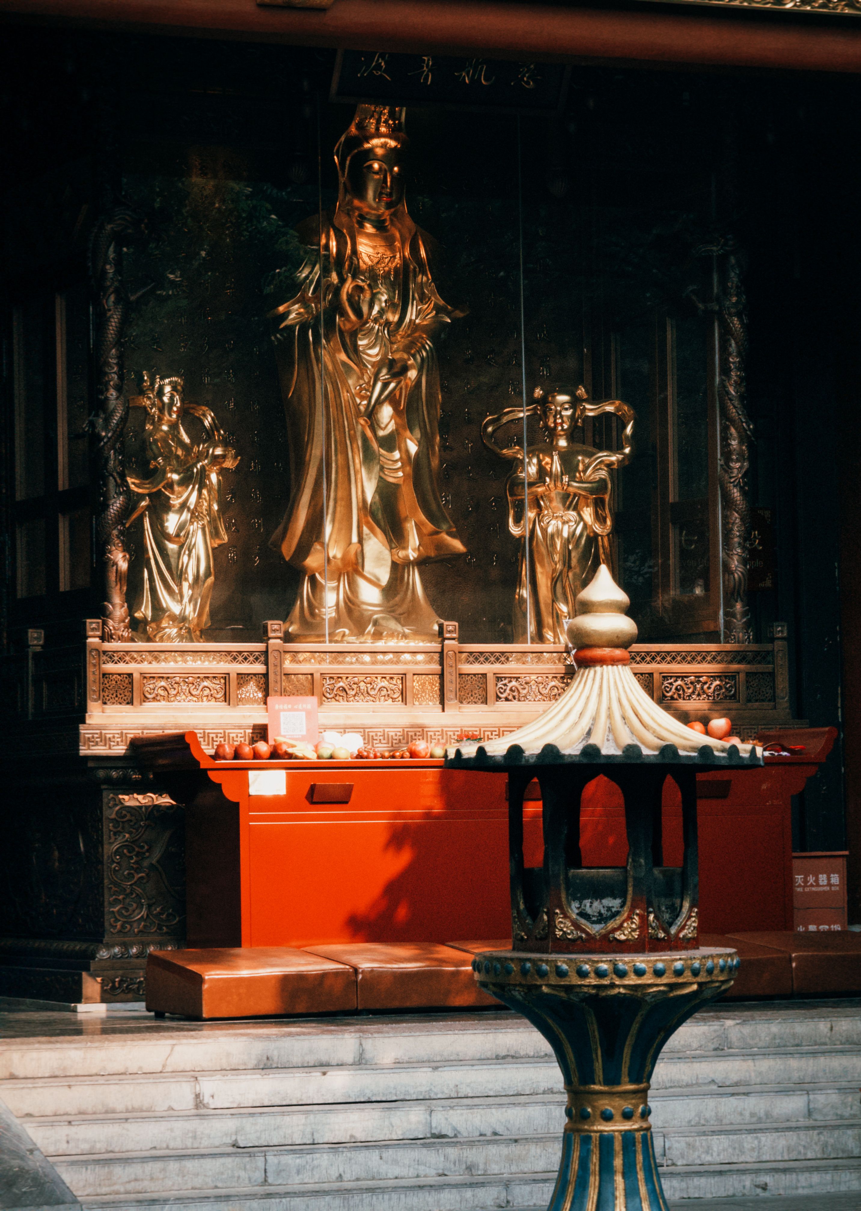 Traditional Chinese Robe with Yin Yang Symbol, Hong Kong · Free Stock Photo