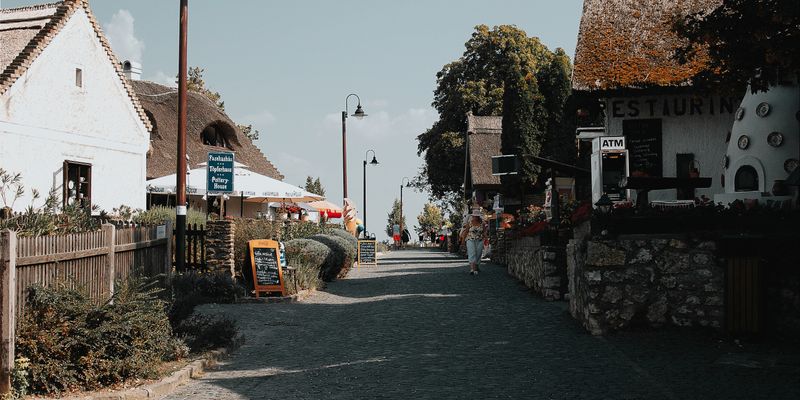 Una calle de Szentendre en verano