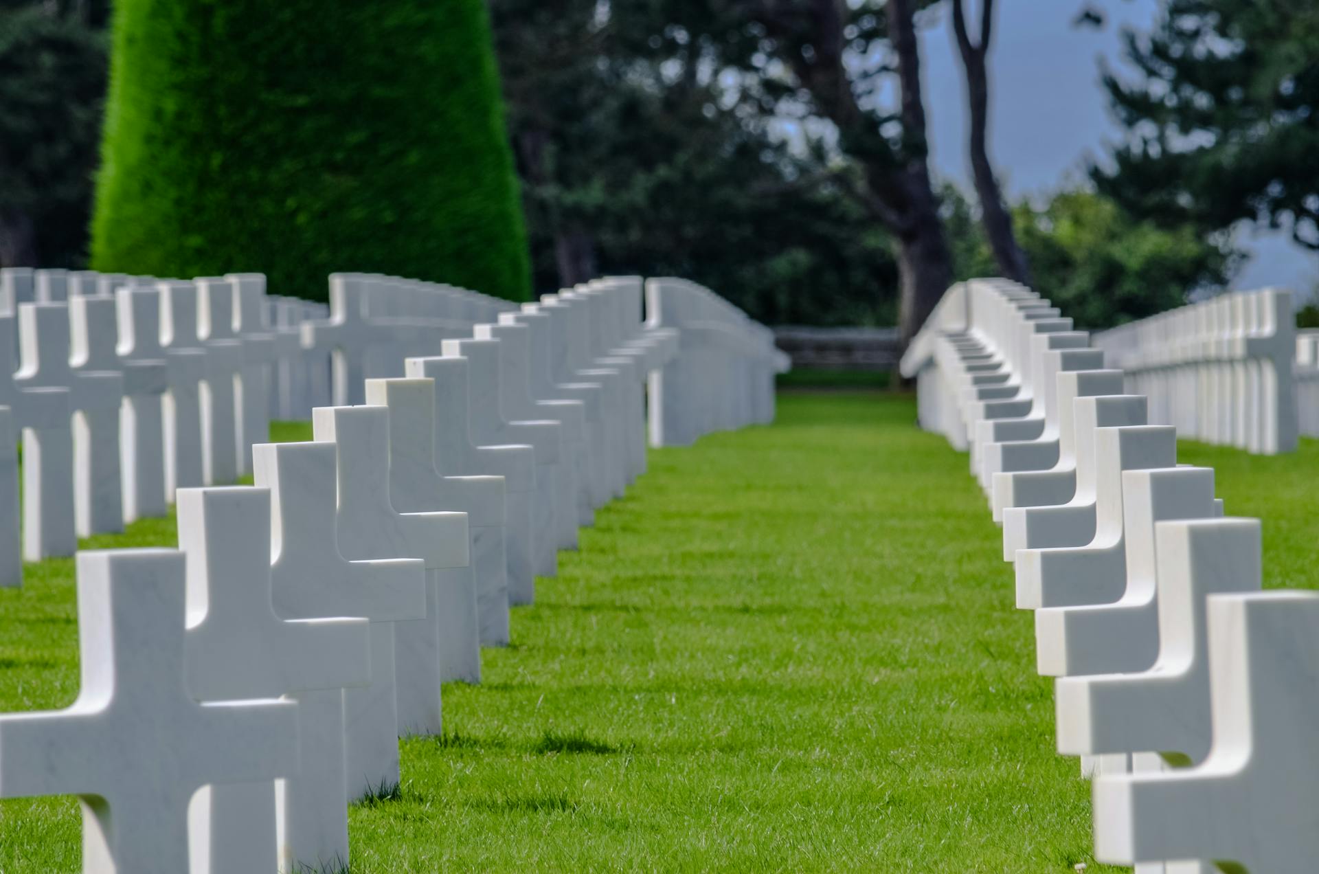 Colleville-sur-Mer War Cemetery Graves