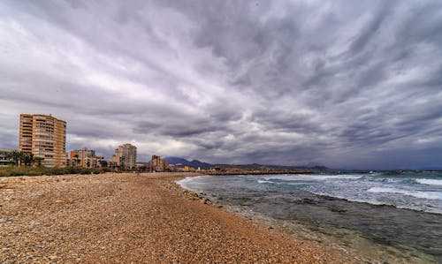 Gratis lagerfoto af stormfuldt, strand