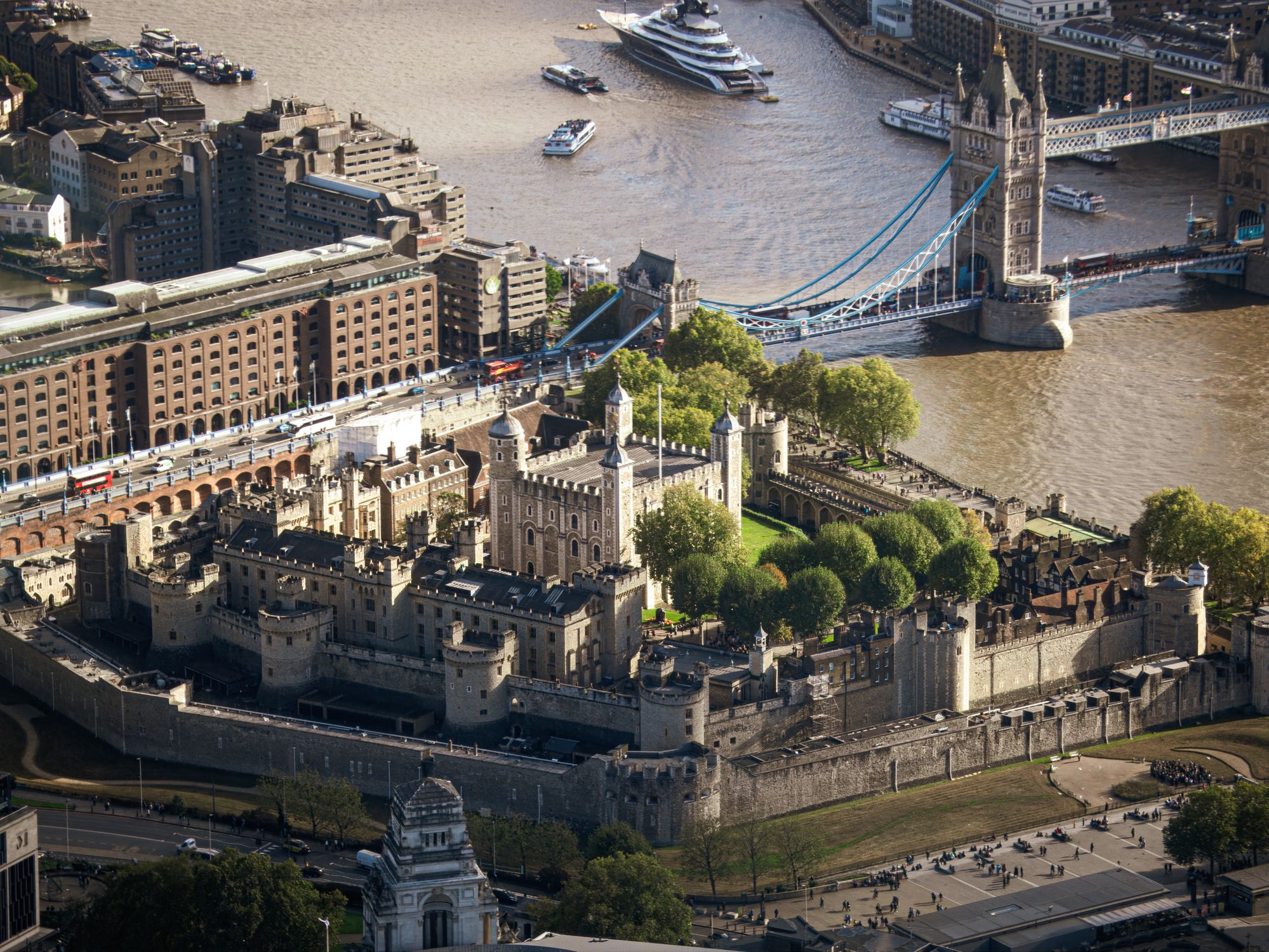 Aerial View Of Tower Of London And Tower Bridge Free Stock Photo aerial-view-of-tower-of-london-and-tower-bridge-free-stock-photo