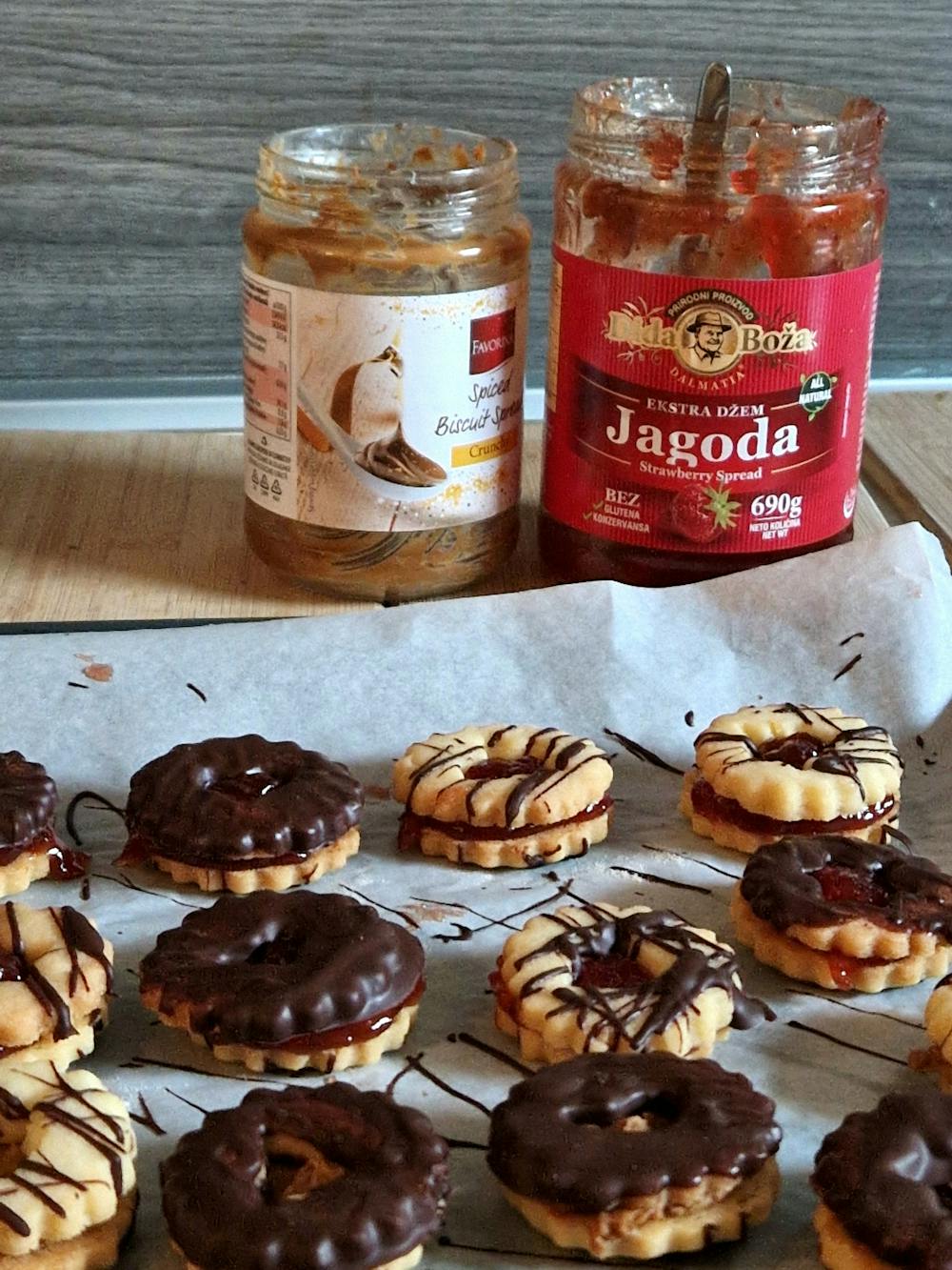 Biscoff Spread Stuffed Cookies