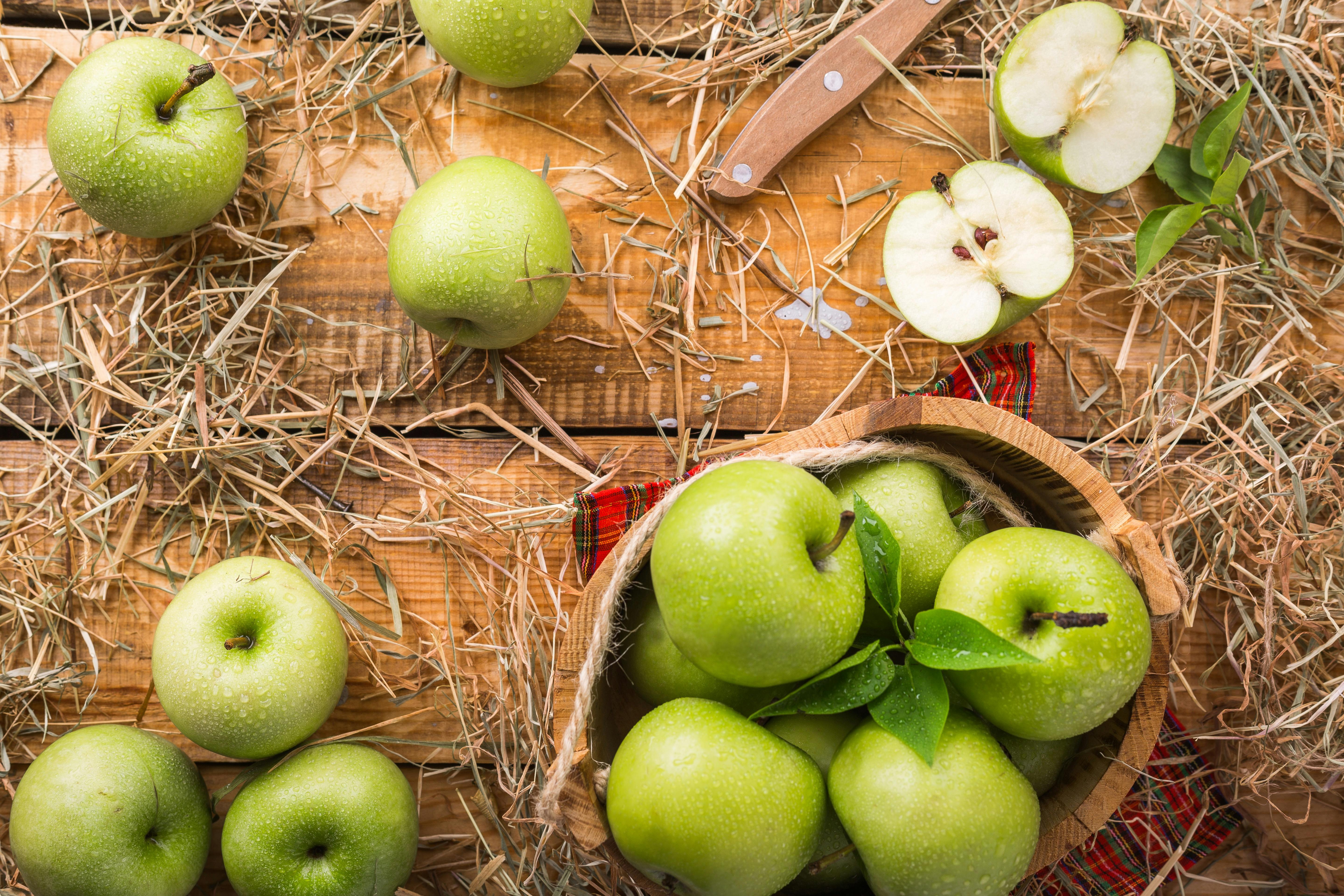 organic juicy green apples. above view Stock Photo by nblxer
