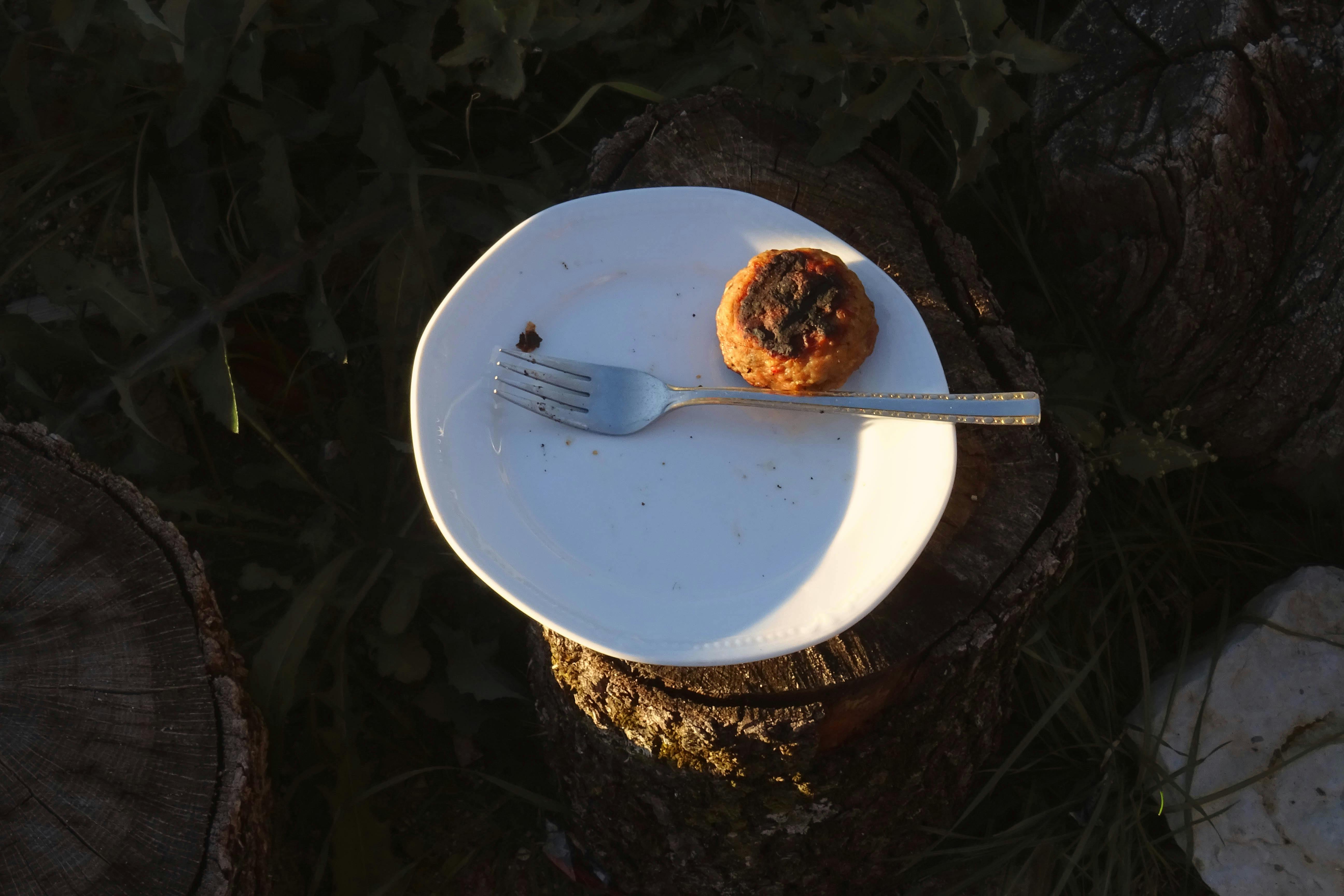 De franc Ambient Exterior Minimalista Amb Plat I Forquilla Foto d'estoc