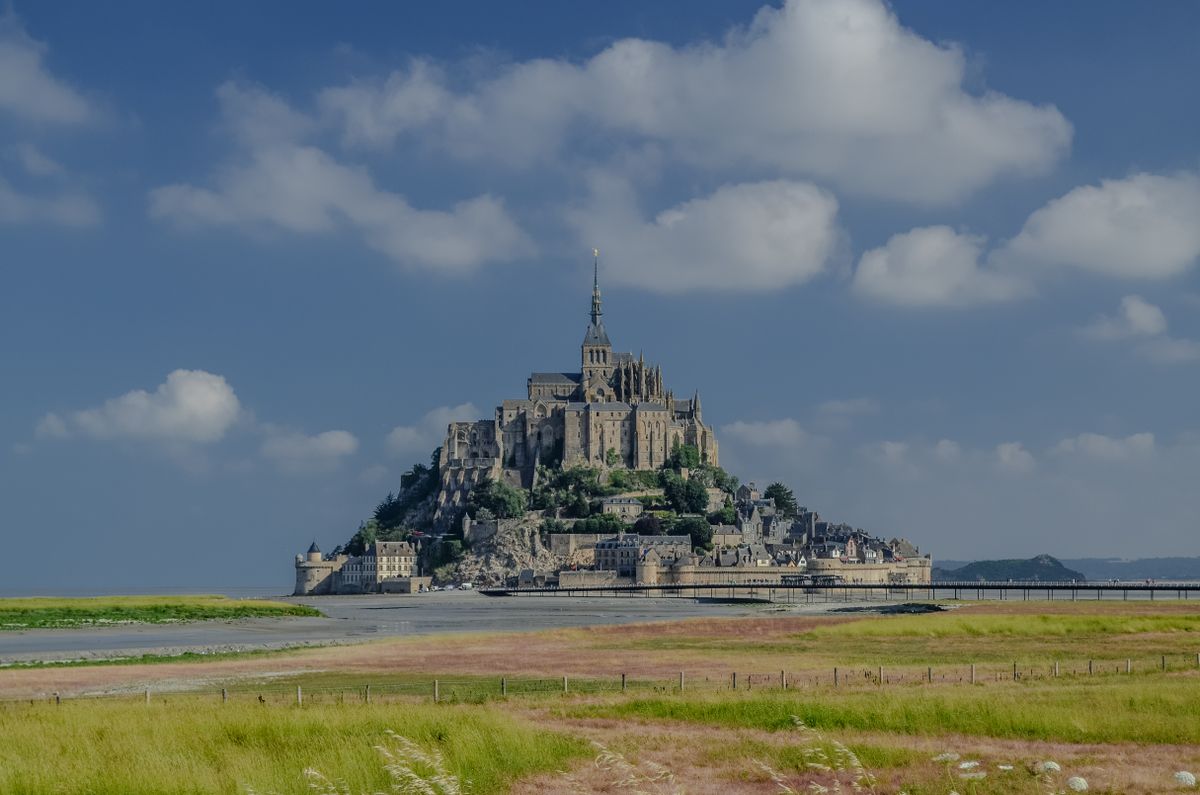 Mont Saint-Michel în Normandia, imaginea emblematică a Franței
