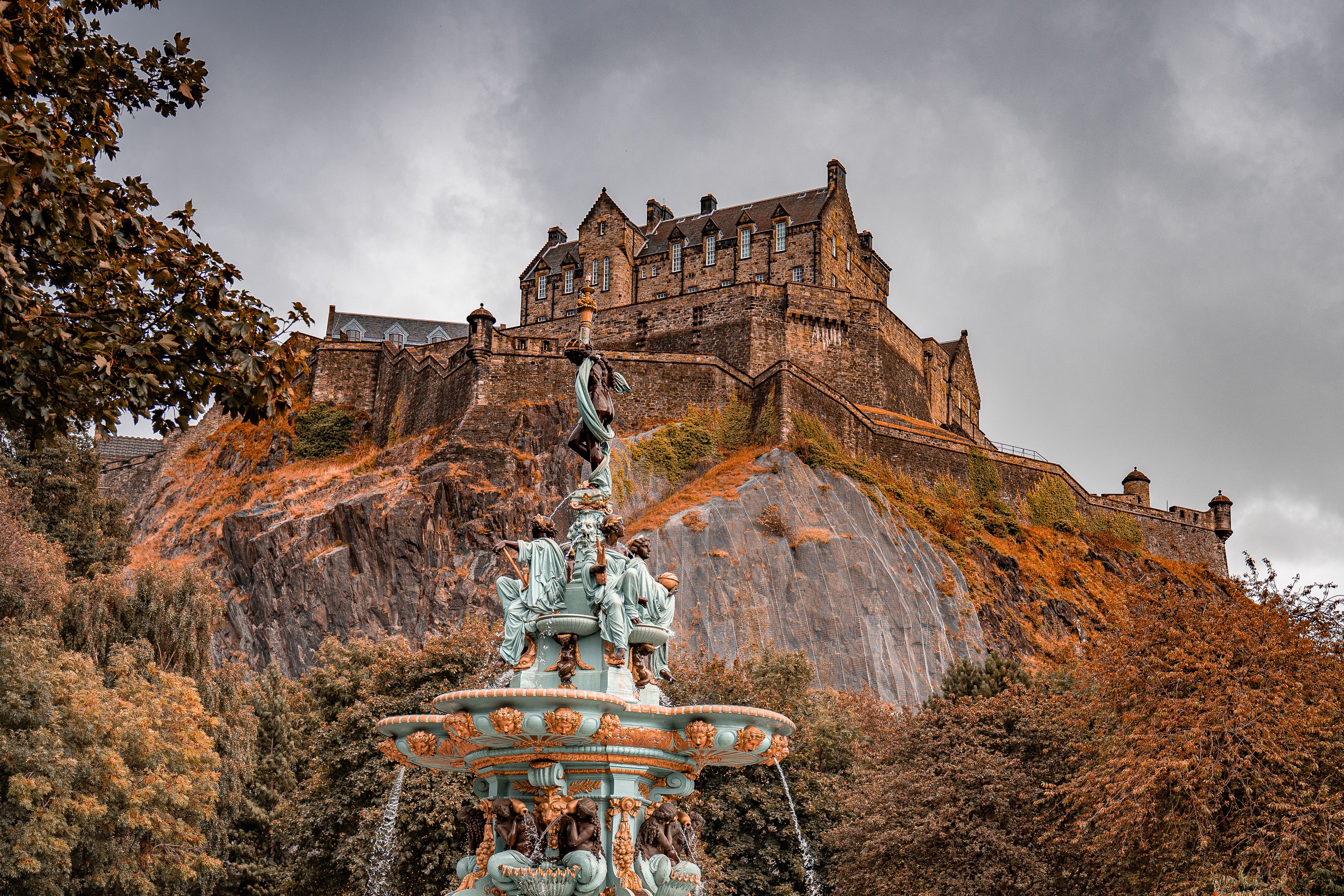 Stunning view of Edinburgh Castle, Scotland · Free Stock Photo