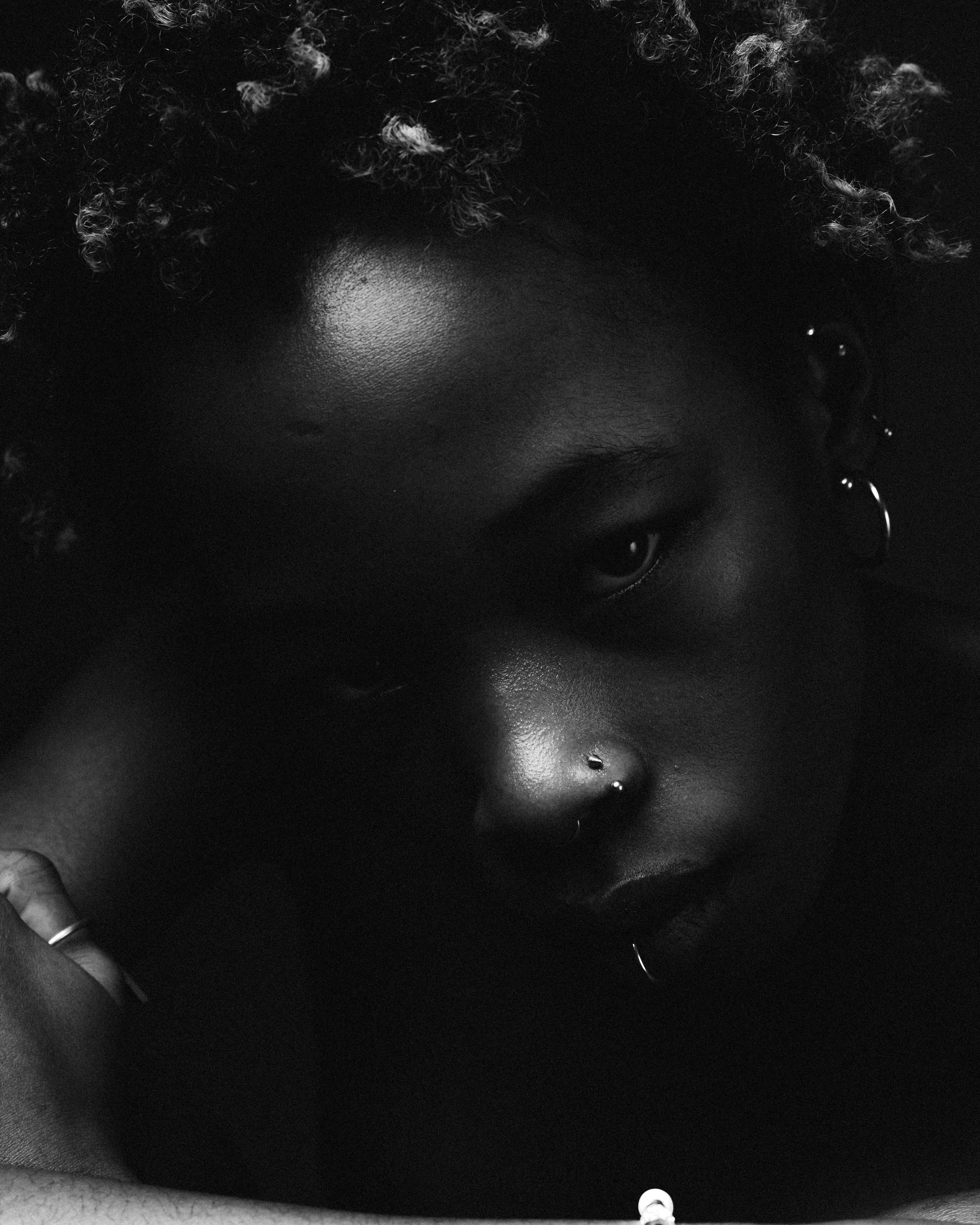 Moody Black and White Portrait of Individual · Free Stock Photo