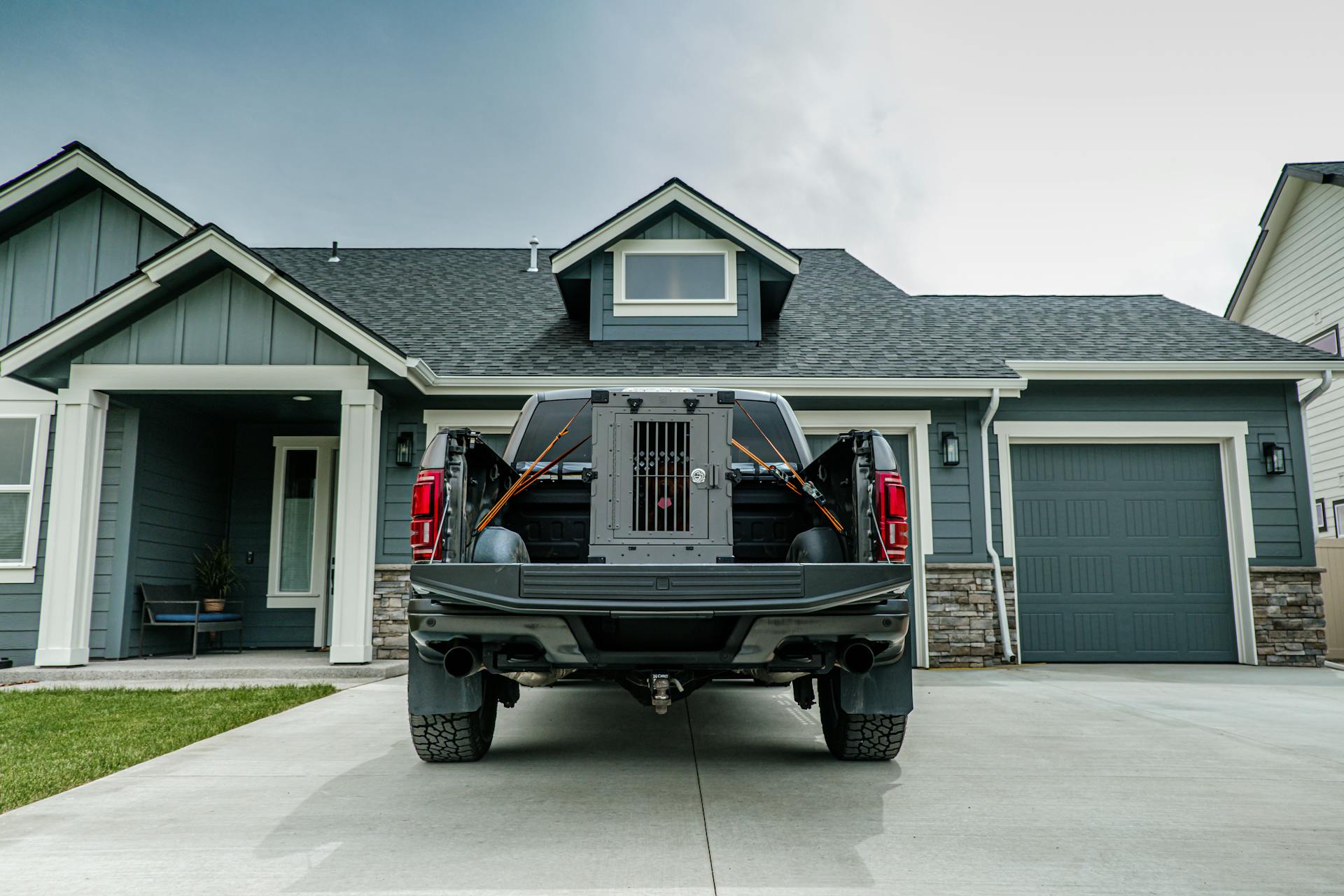 Impact Dog Crates: Collapsible Crate for Truck Adventures and Suburban Homes with Golden Retrievers