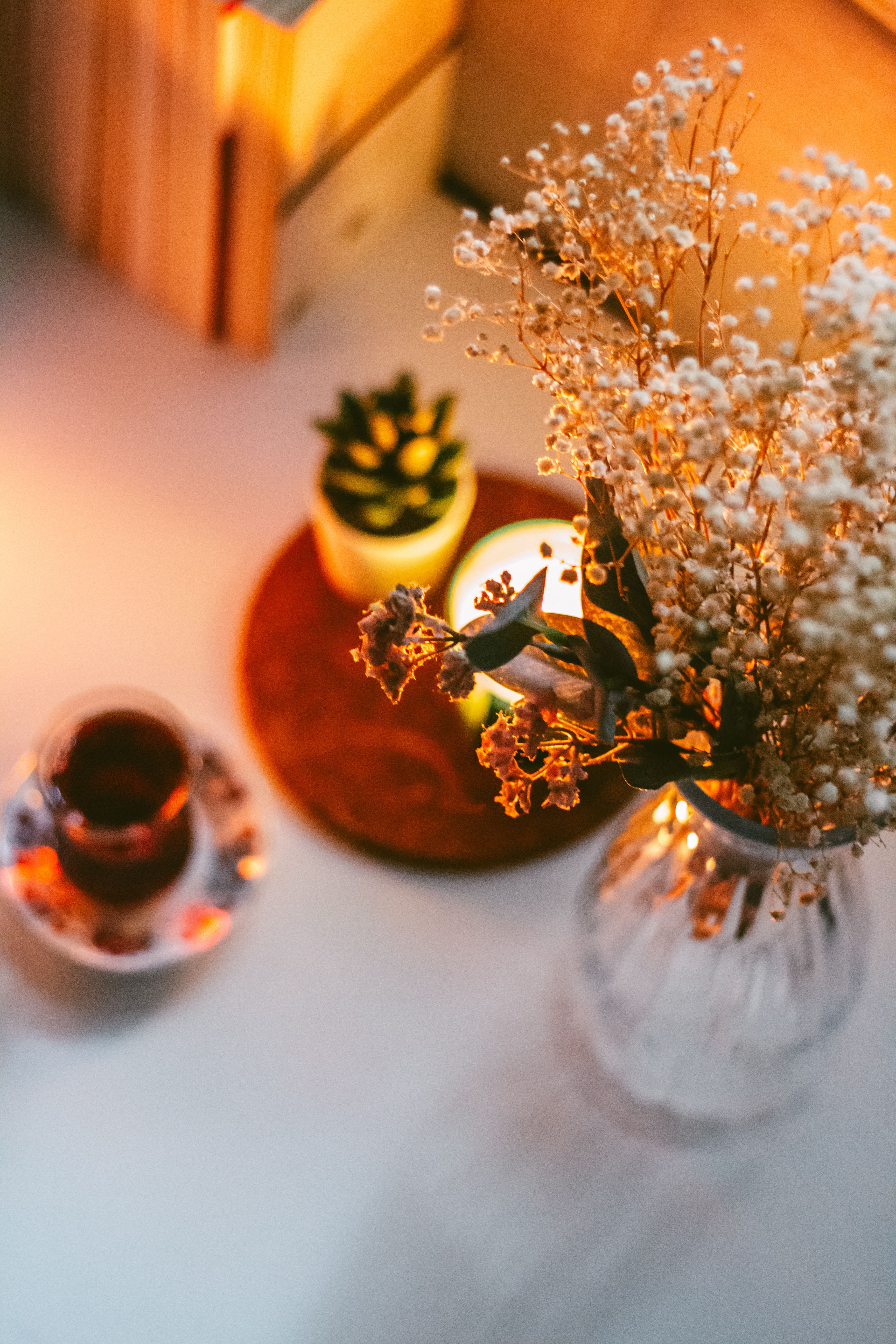 Comment intégrer le hygge dans votre routine bien-être en 2026 