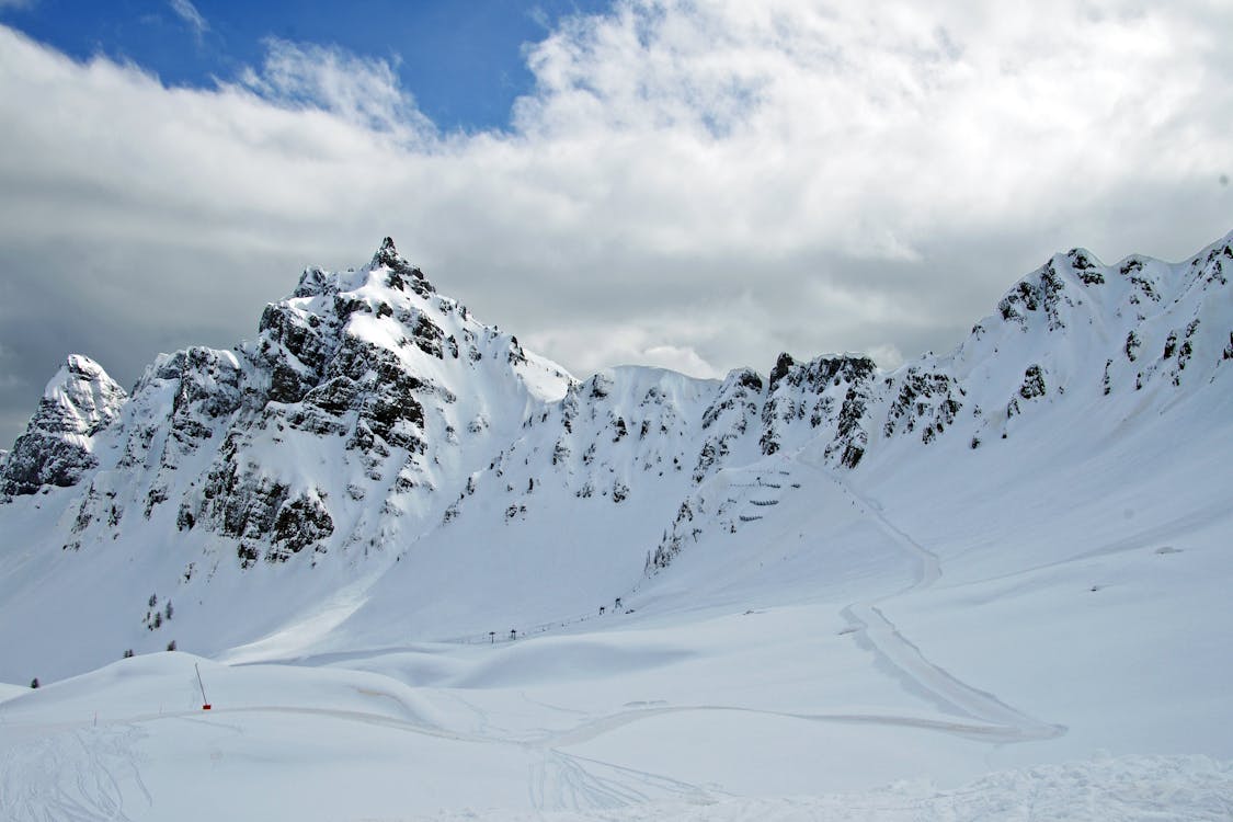 免费 冰雪覆盖的山脉 素材图片