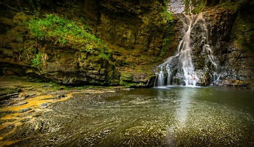 Foto d'estoc gratuïta de cascada, flux, formació rocosa