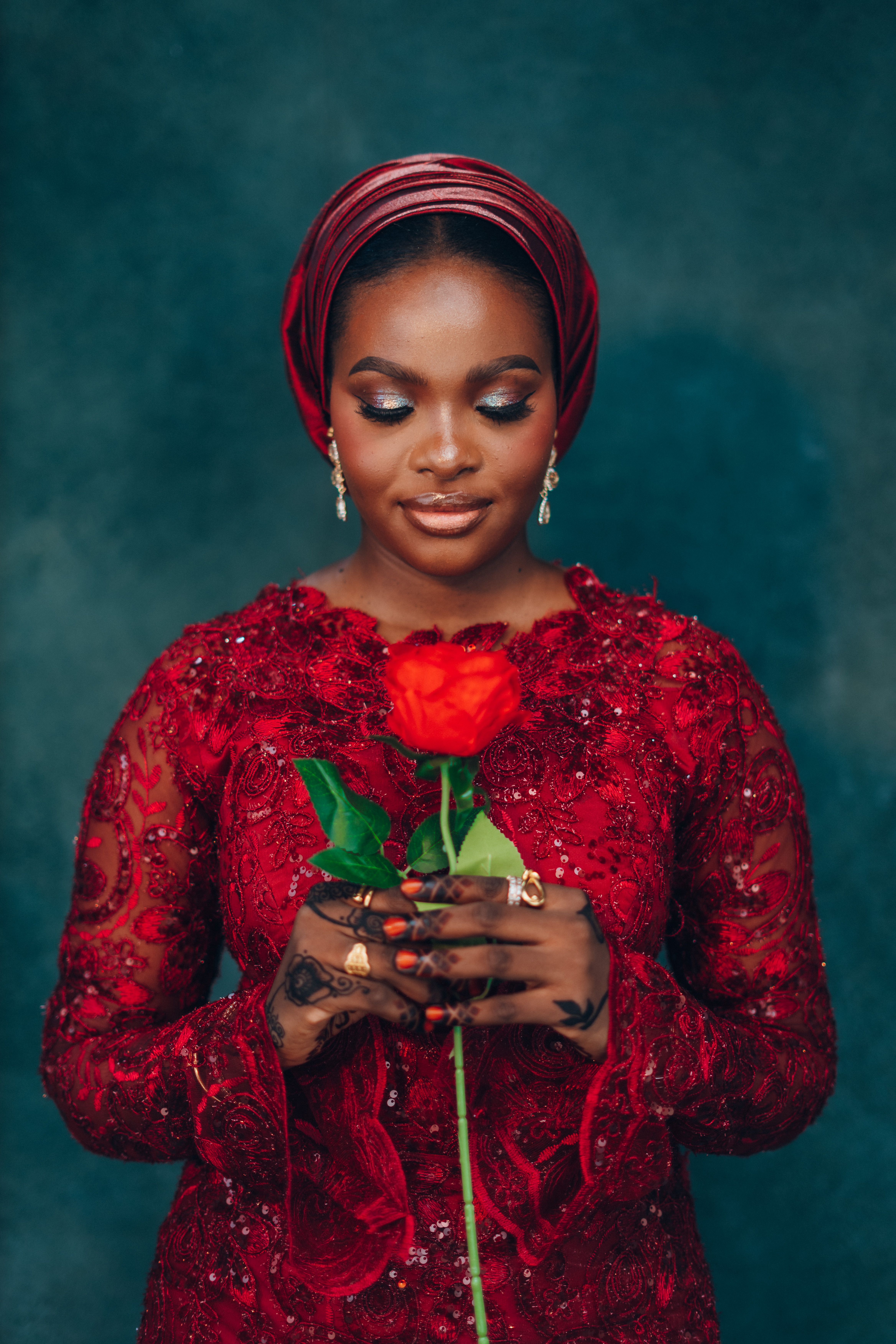Elegant Nigerian Bride with Rose Portrait · Free Stock Photo