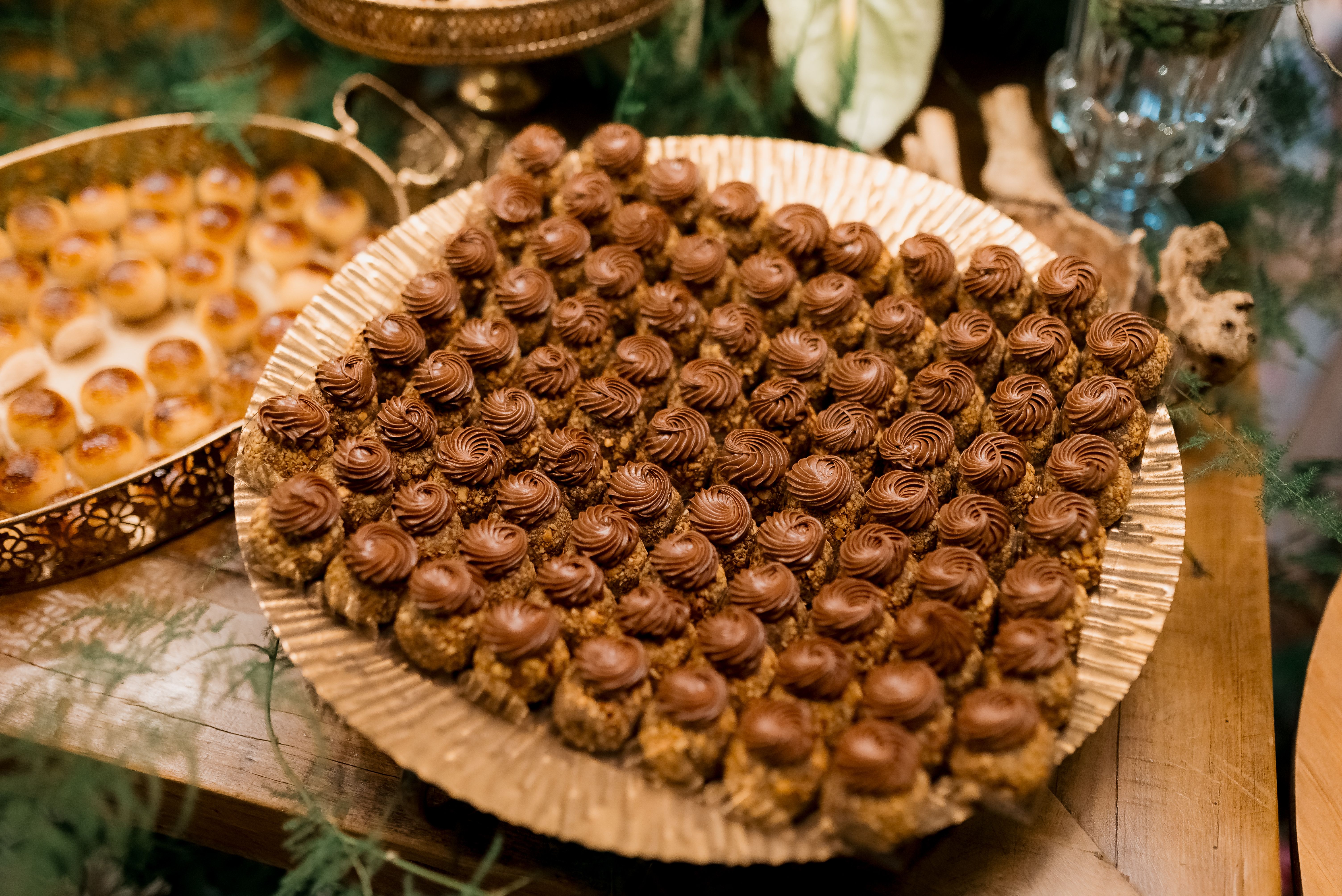 Tampilan Makanan Penutup Elegan Dengan Truffle Cokelat