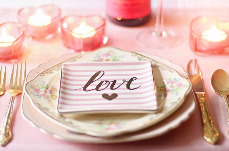 Online dating: starting a conversation on a niche platform