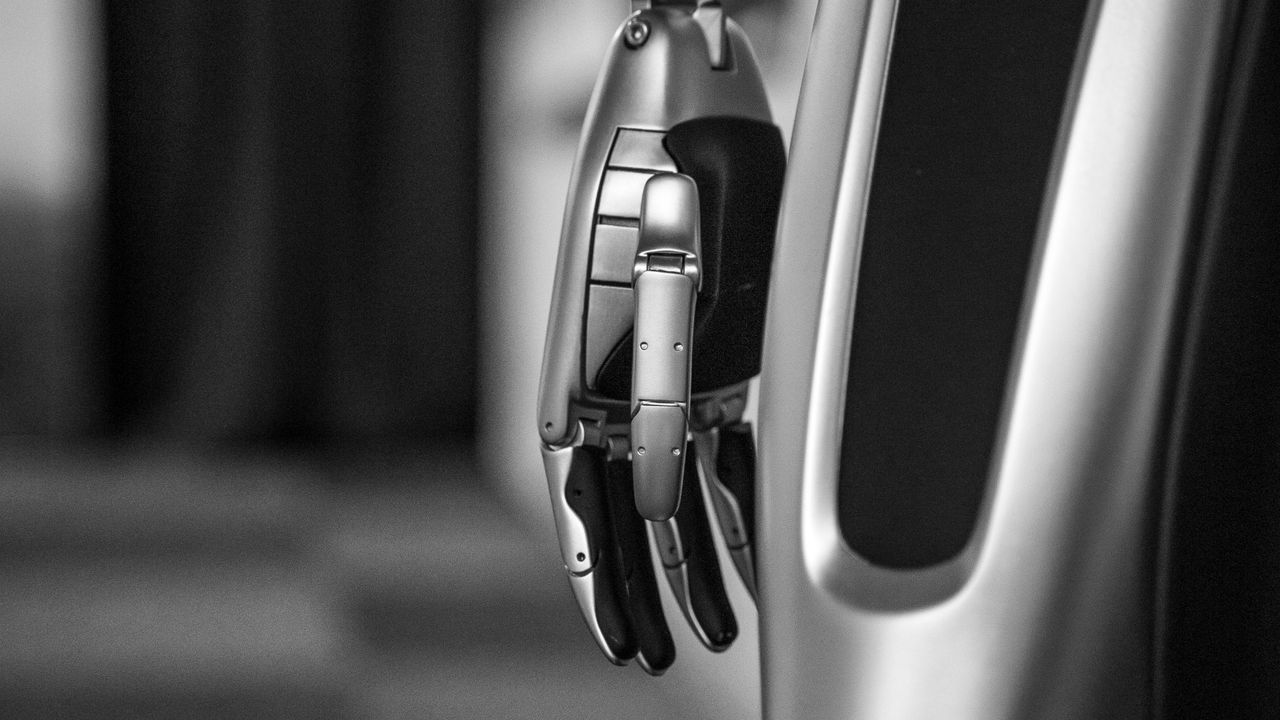 AI Industry Weekly Watch: Physical AI Goes Mainstream, Regulators Turn Up the Heat