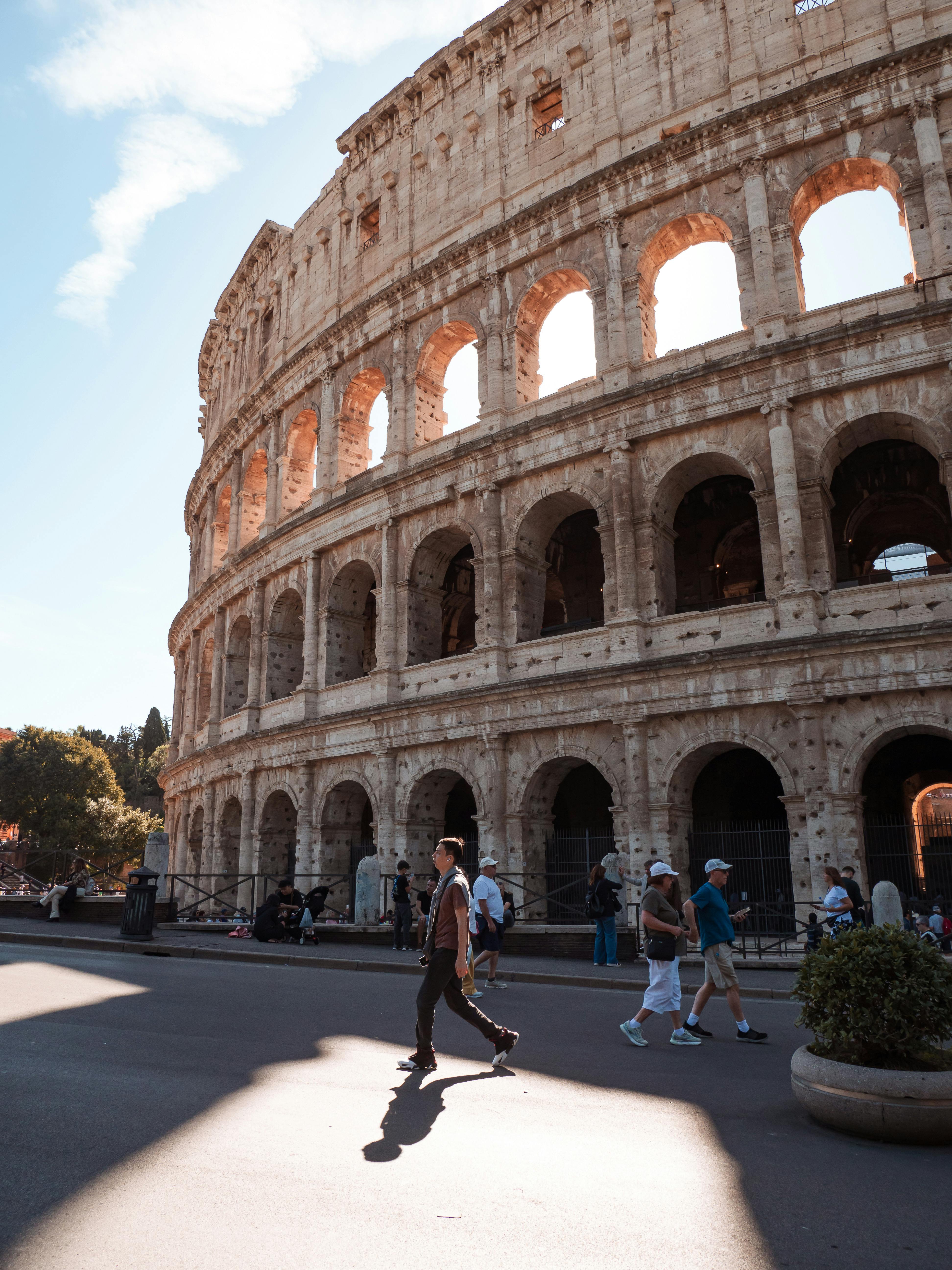 Ücretsiz Gün ışığında Ikonik Roma Kolezyumu Stok Fotoğraflar