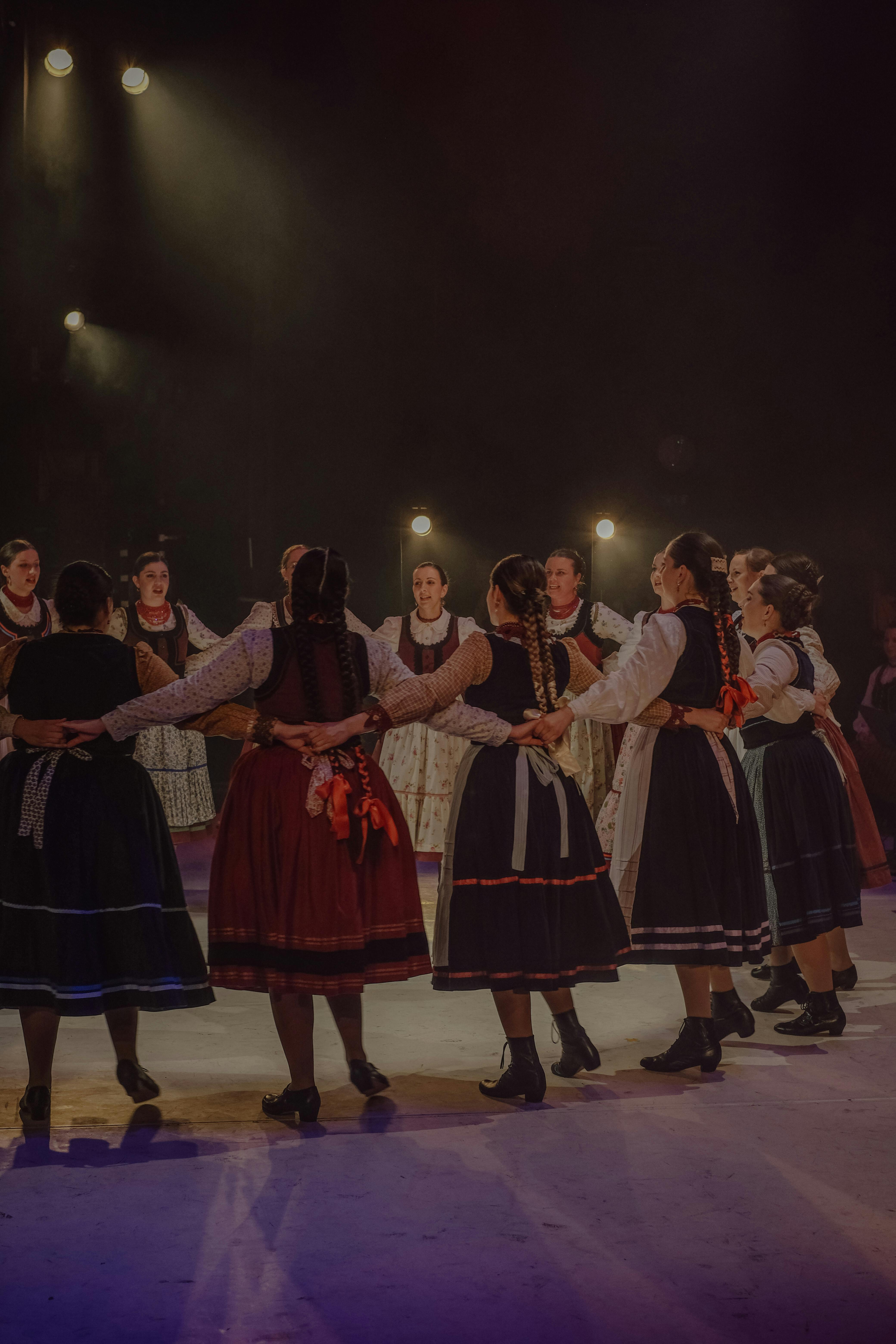 Traditional Folk Dance Ring on Stage · Free Stock Photo