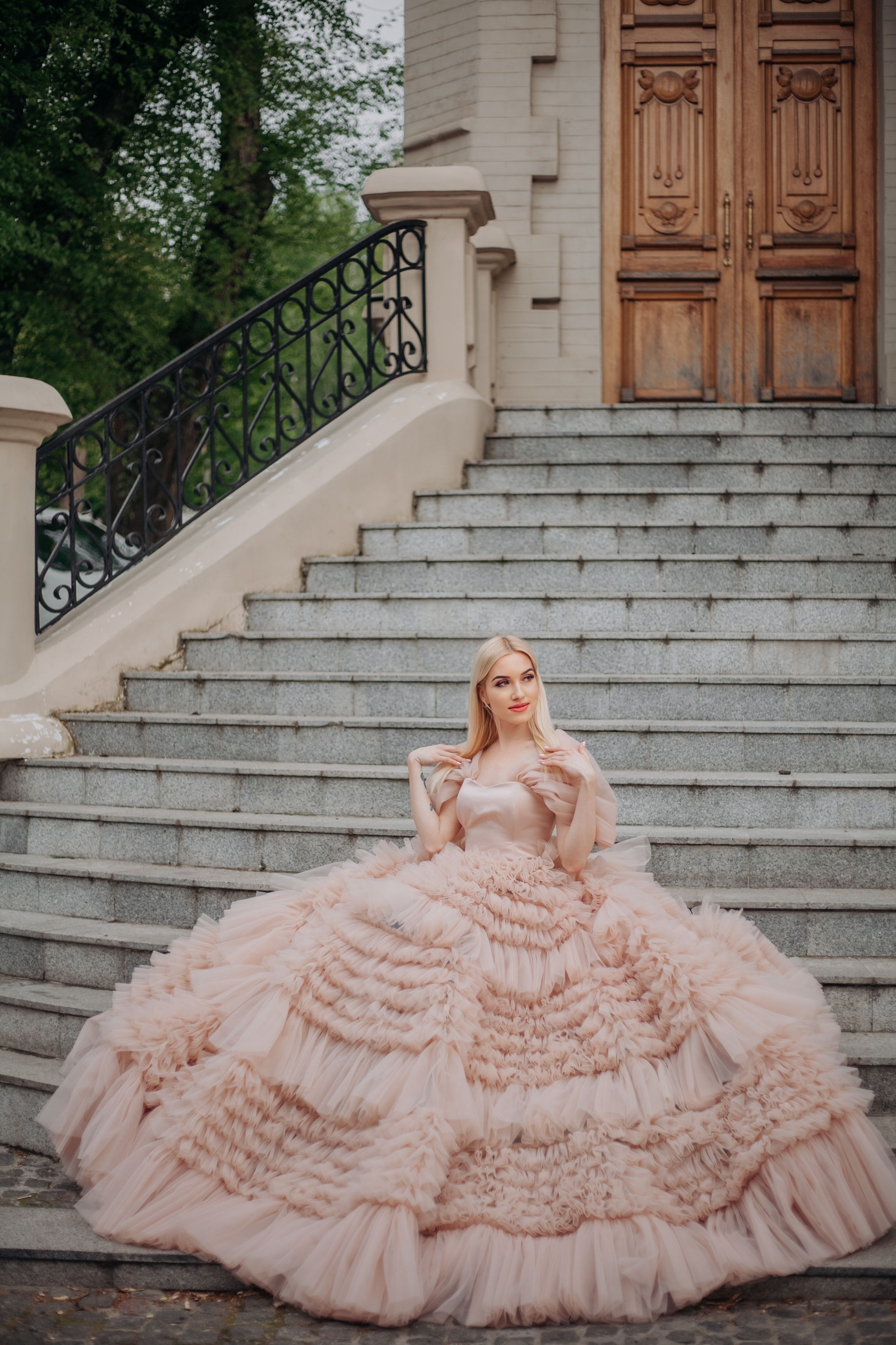 Puffy Dress Photos, Download The BEST Free Puffy Dress Stock Photos & HD  Images