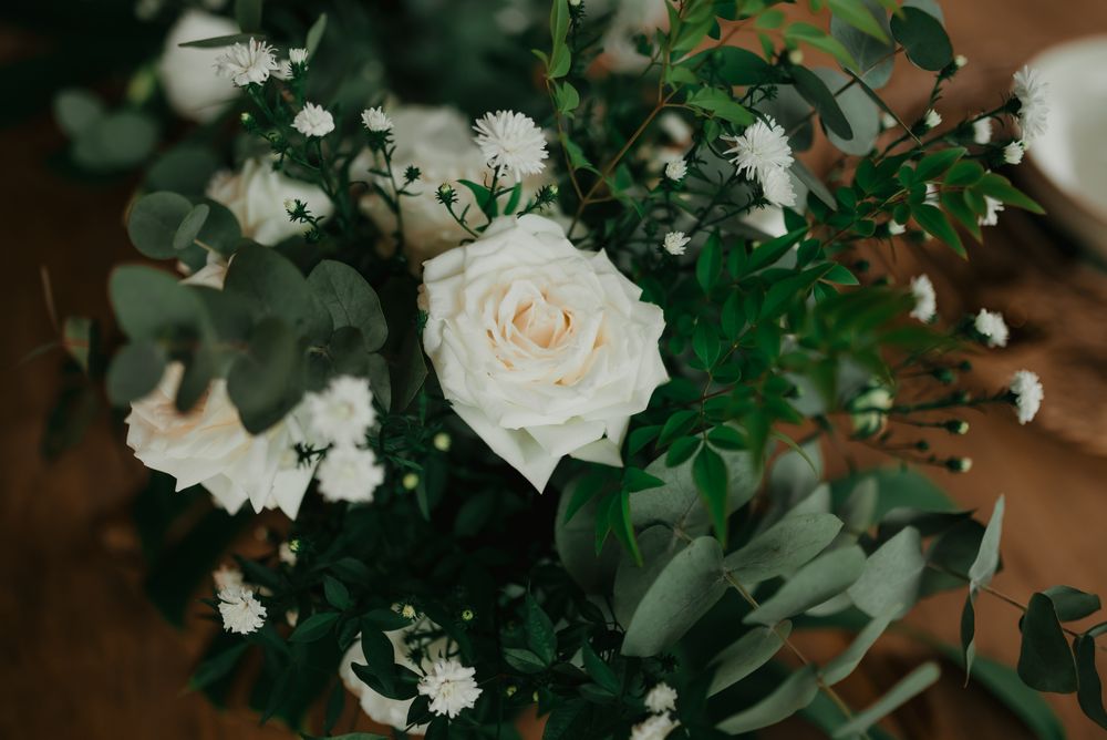 Composition florale Ligne Claire, univers blanc