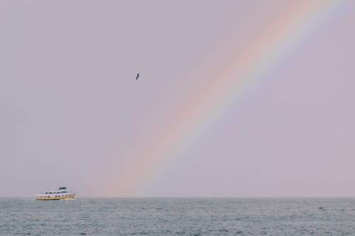 Foto Van Rainbow Over The Ocean