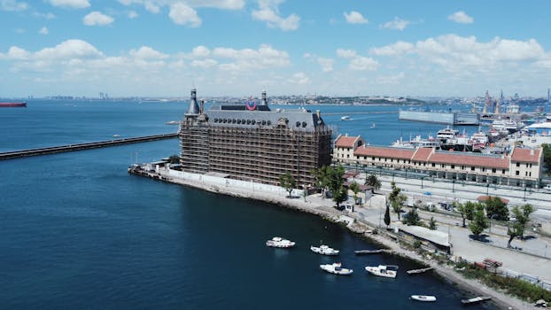 Aerial view of Haydarpaşa Railway Station and Bosphorus in Istanbul, Türkiye.