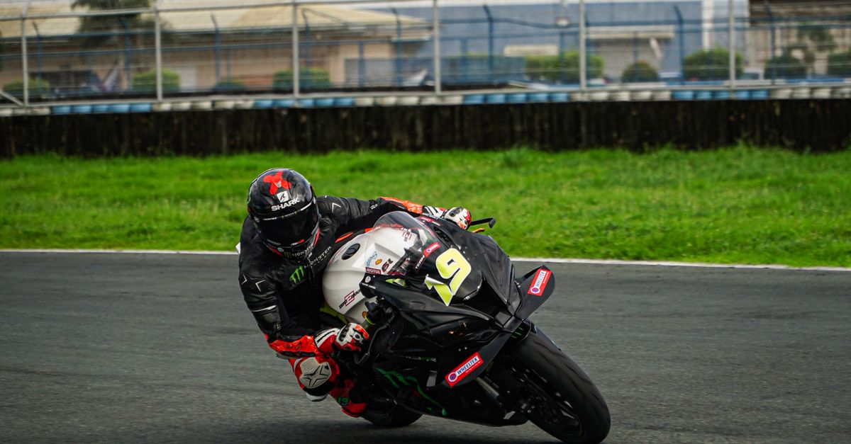 Motorcycle Racing Scene Motorcycle Racing Action in Central Luzon · Free Stock Photo