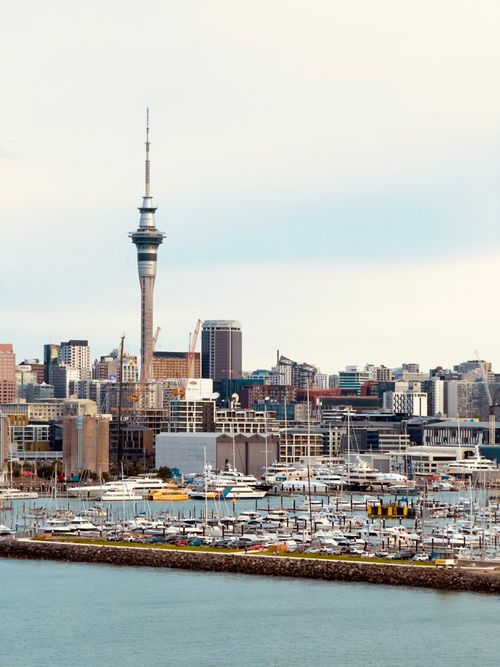 Skyline de Auckland com a Sky Tower