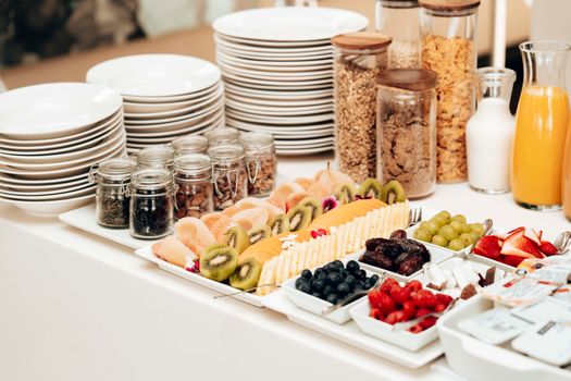 Parfait de yaourt grec et de granola au miel