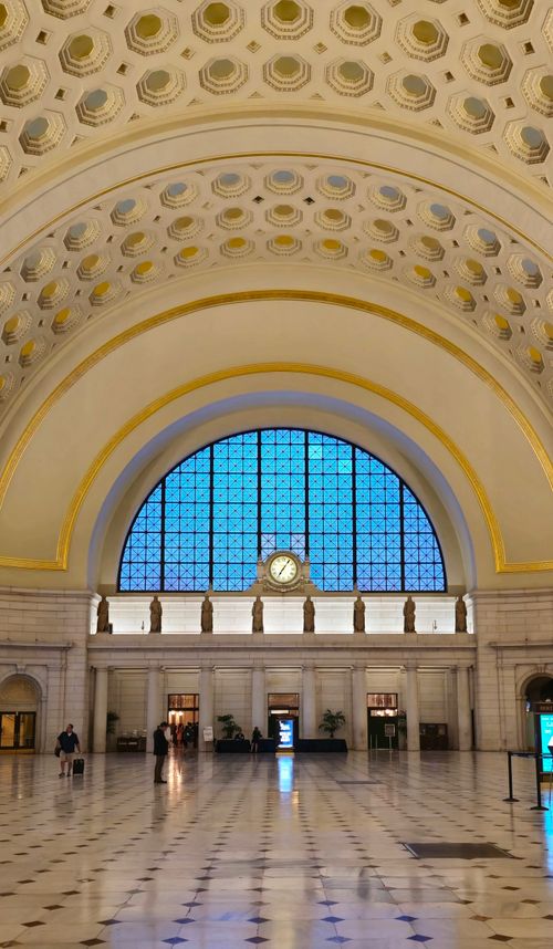 Free Majestic view of Washington Union Station's main hall with intricate ceiling design. Stock Photo