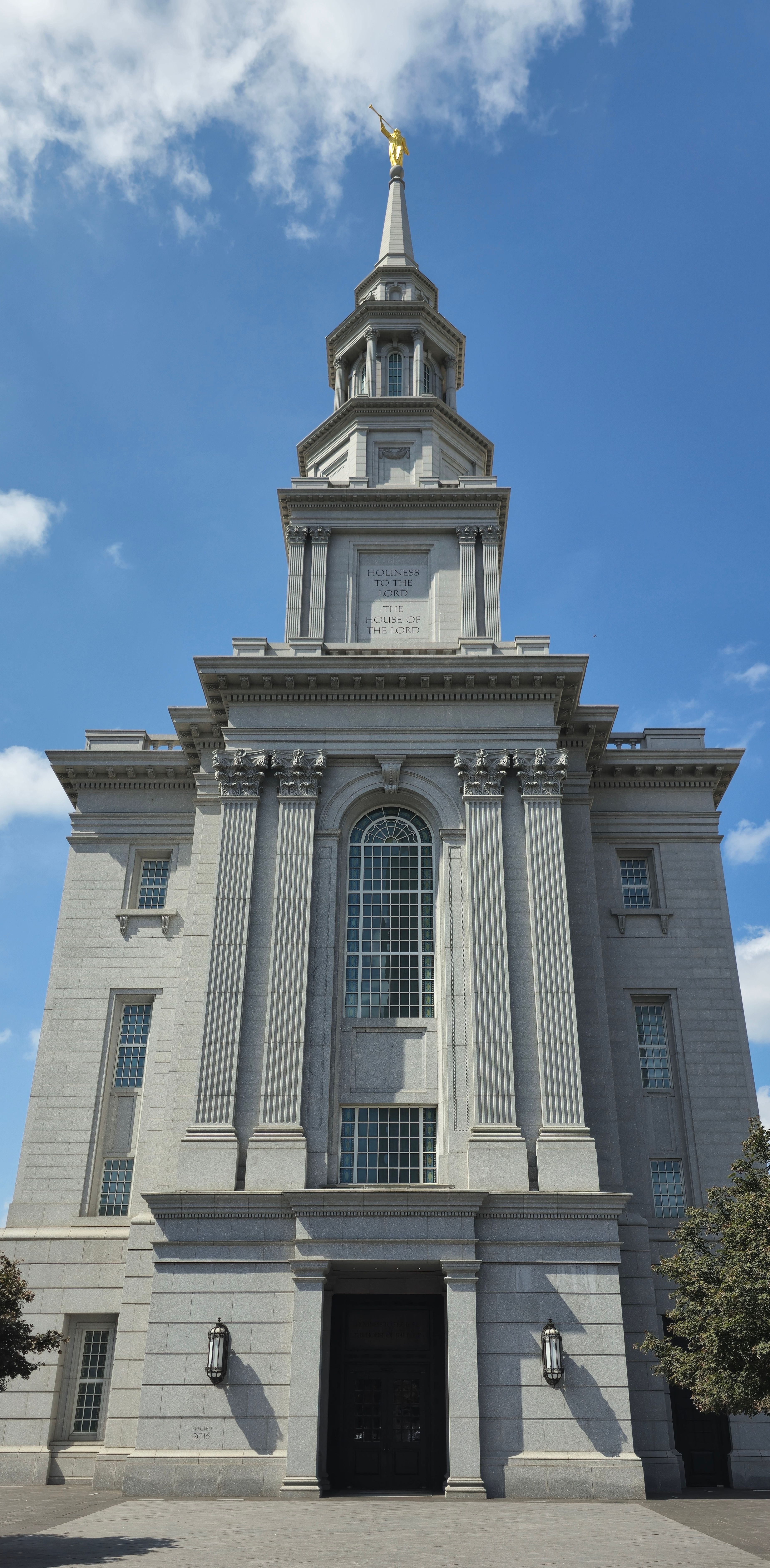 Parliament building representing legislative debate over pension reforms
