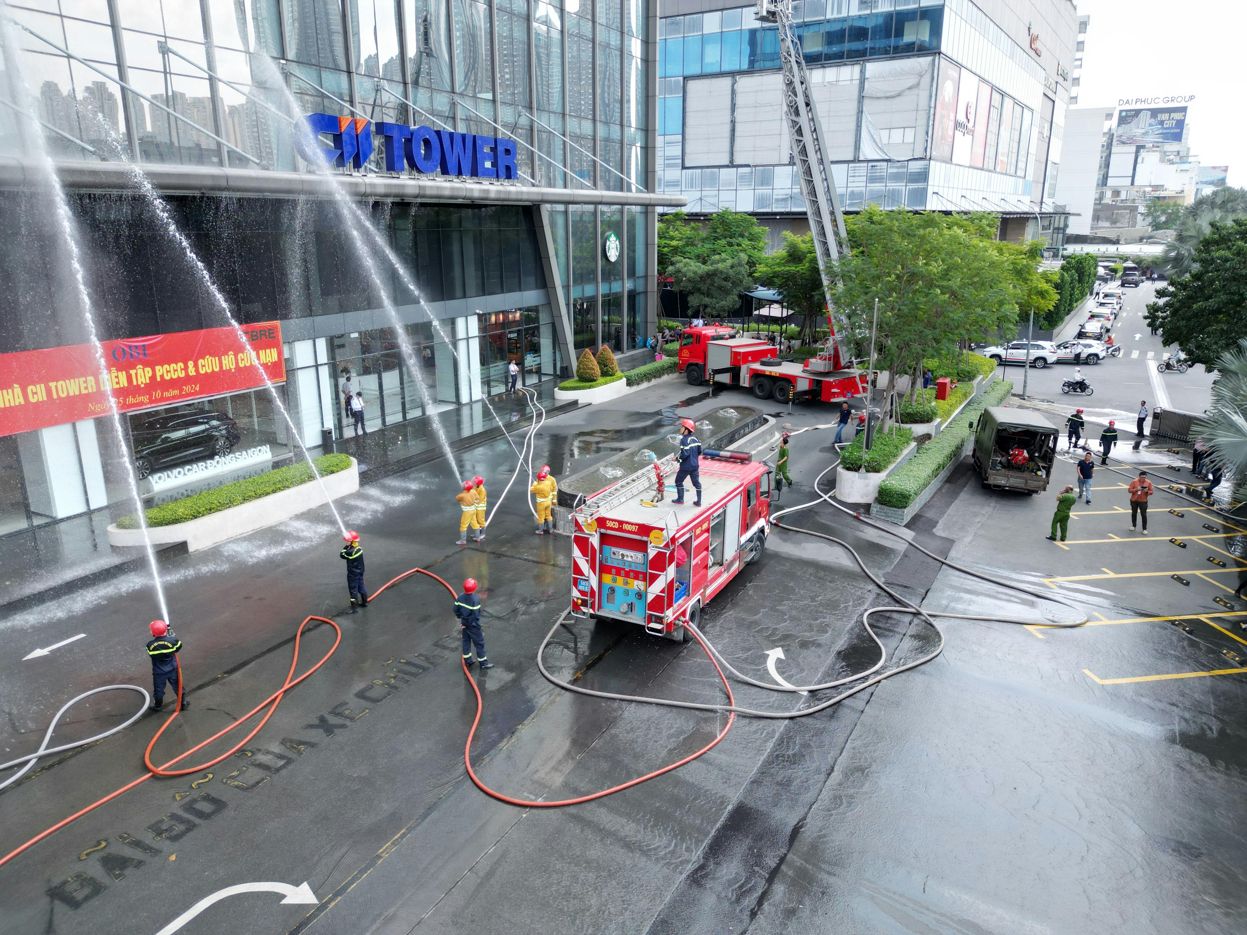 Dispensar cuprins de flăcări – intervenție rapidă a pompierilor locali