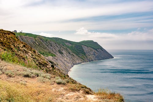 Ilmainen kuvapankkikuva tunnisteilla aallot, cliff edge, erämaa