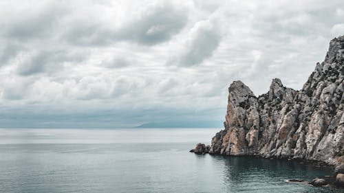 Foto d'estoc gratuïta de a l'aire lliure, a la vora de l'oceà, a un penya-segat