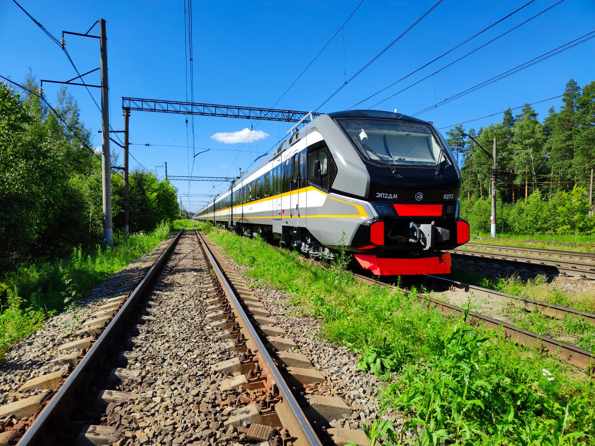 Viajar en Tren: Descubrir Ciudades y Paisajes