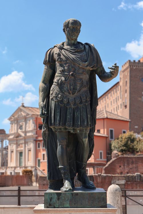 Estatua Roma Estátua De Bronze Do Imperador Romano Em Roma · Foto profissional gratuita
