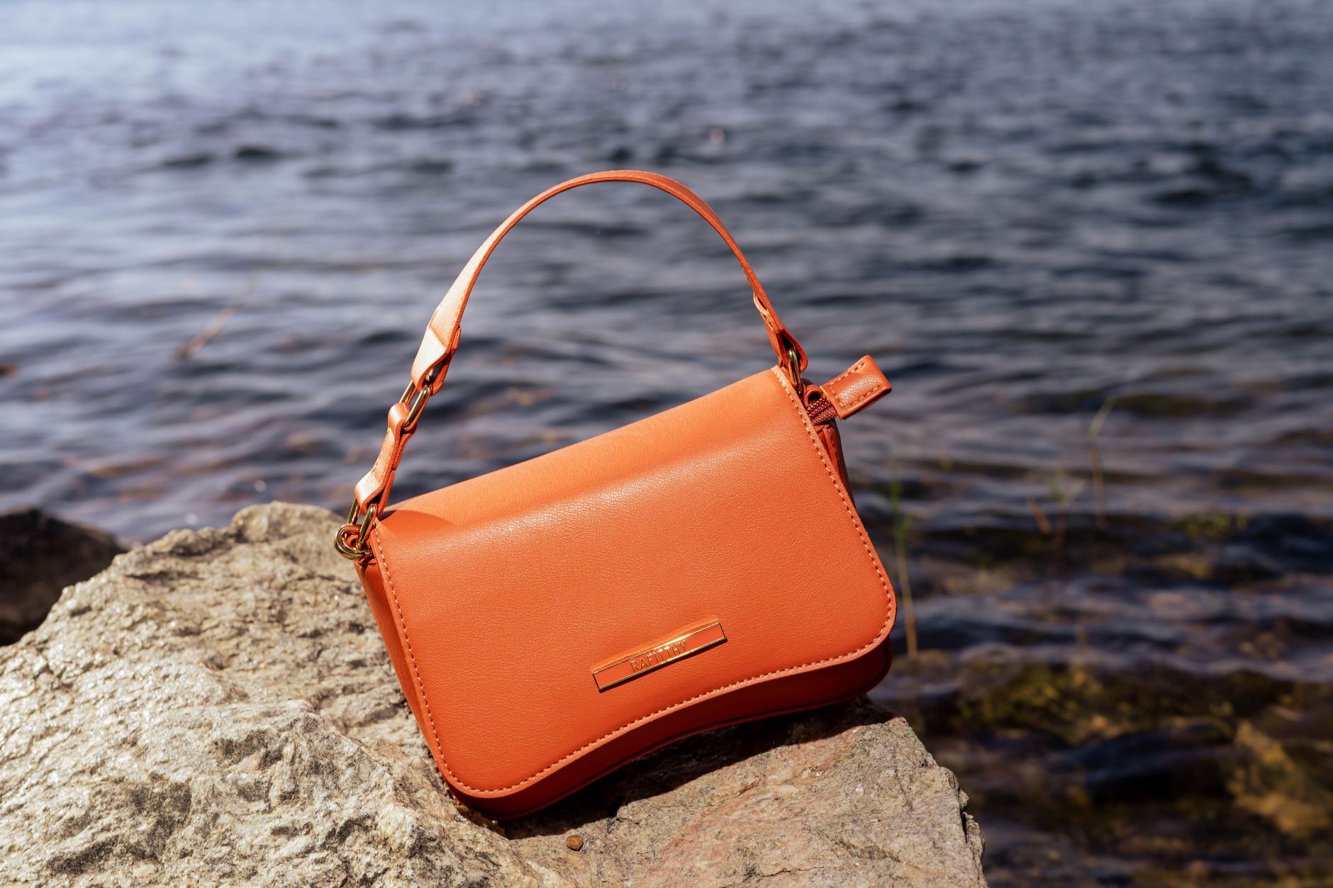 The 2026 Vetted Edit: Strategic Designer Bags for the Modern Professional's Comfort-First Office Aesthetic