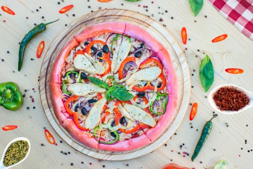 Ücretsiz Renkli Dilimli Pizza Stok Fotoğraflar
