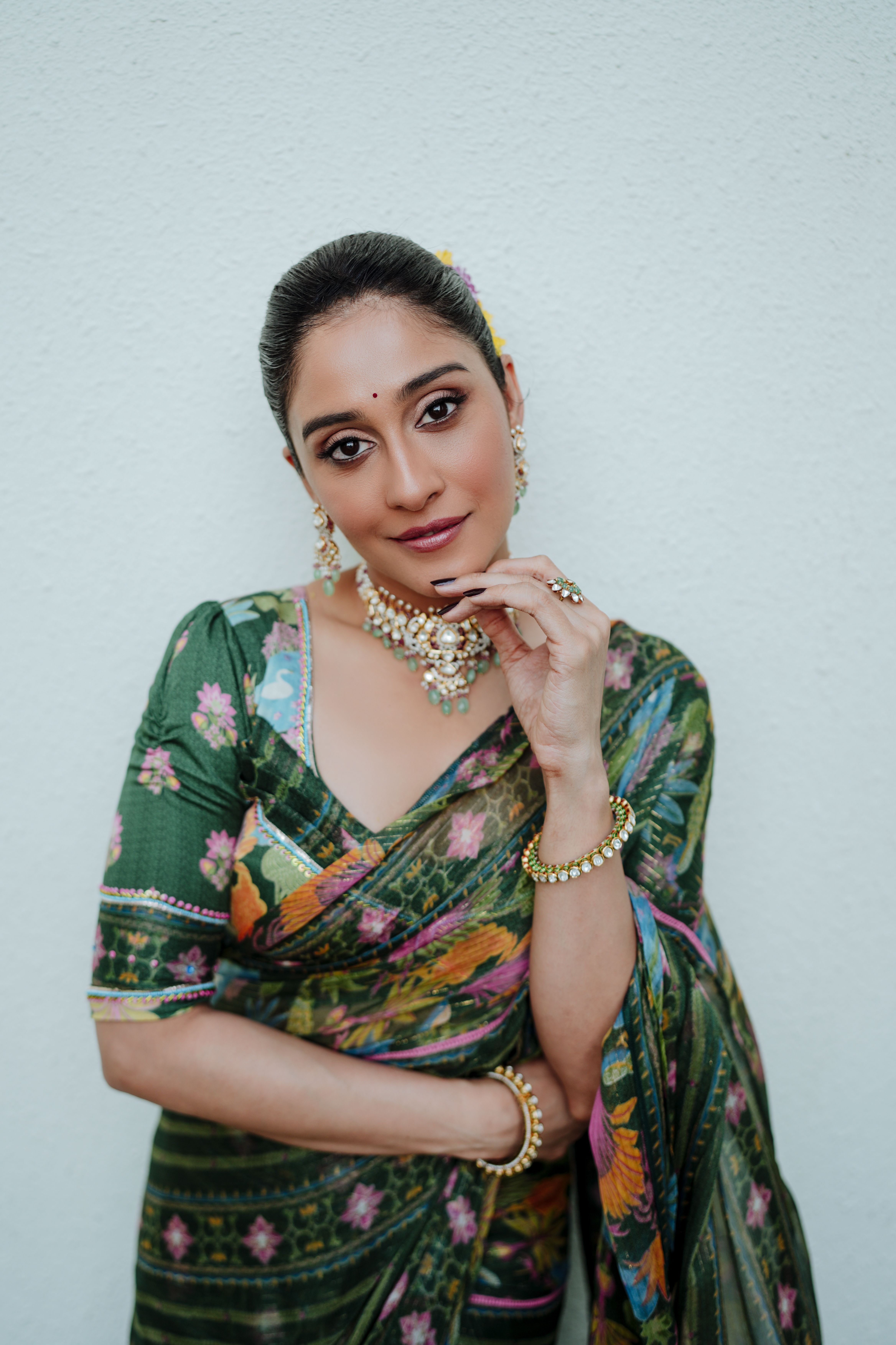Elegant Woman in Traditional Indian Saree · Free Stock Photo