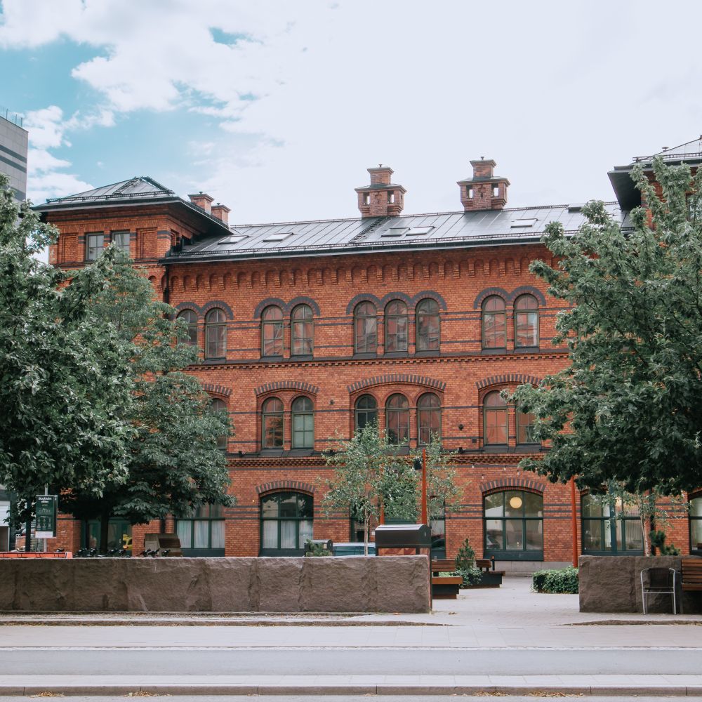 Exterior Painting in Nine Elms — a freshly painted, spotless finish