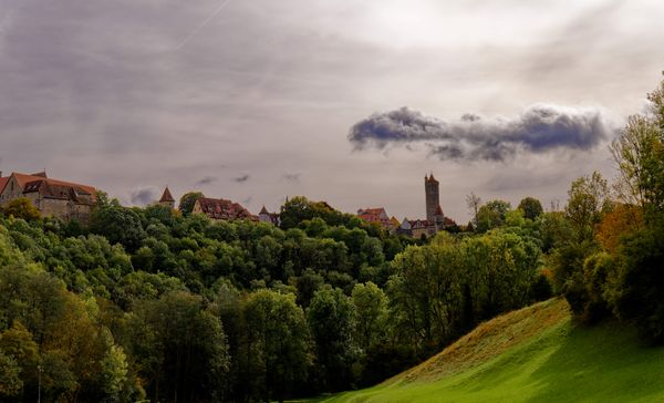 Panorama de toamnă a orașului medieval Rothenburg ob der Tauber