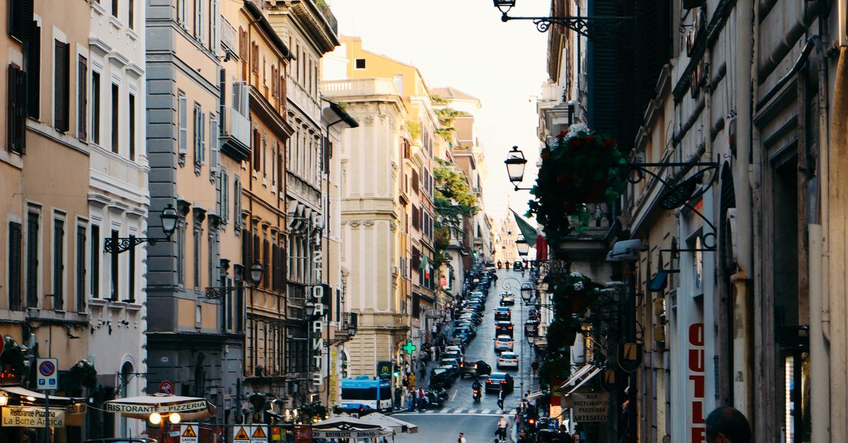 Italia: por qué el tamaño empresarial limita productividad y cómo escalar pymes Italia: por qué el tamaño empresarial limita productividad y cómo escalar pymes