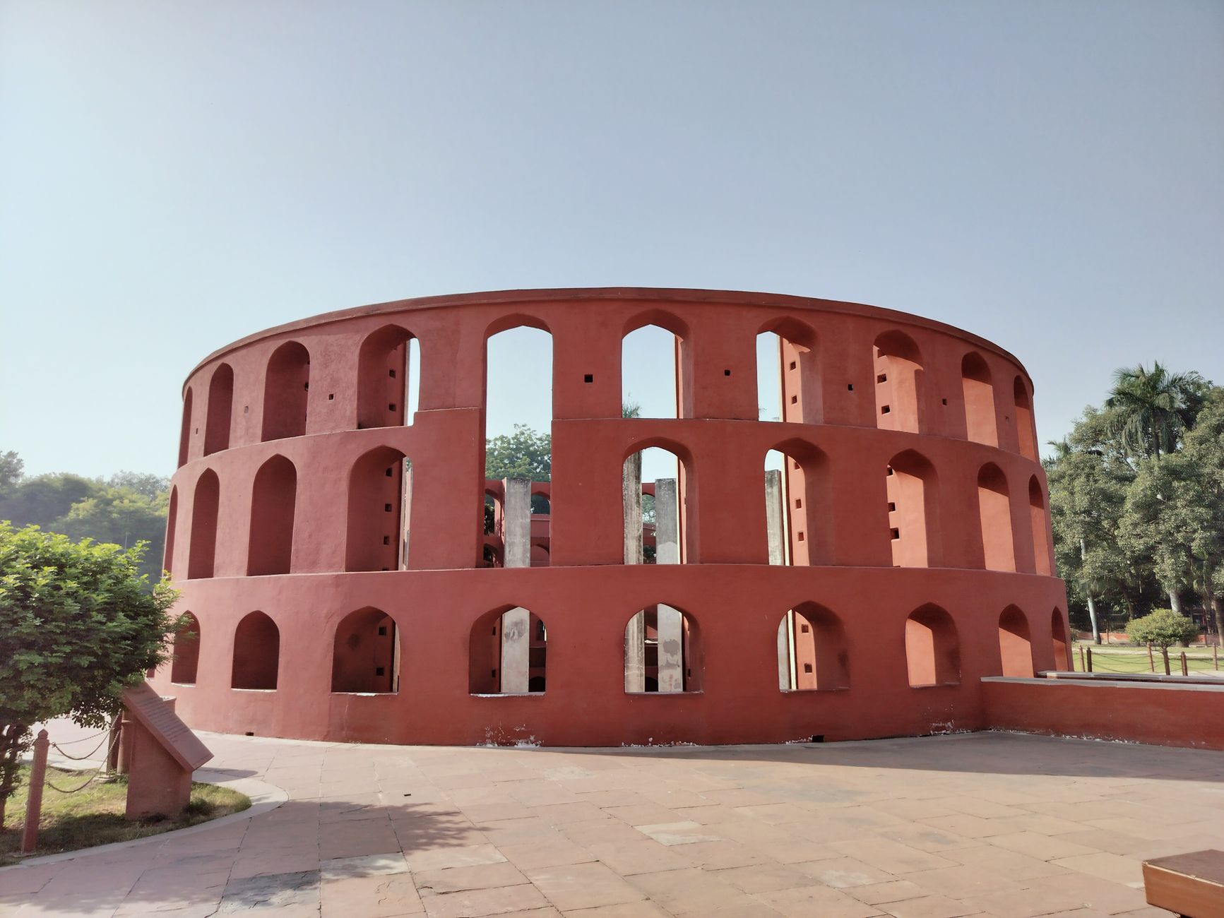 जंतर-मंतर पर अभिजीत दिपके को पुलिस ने हिरासत में लिया