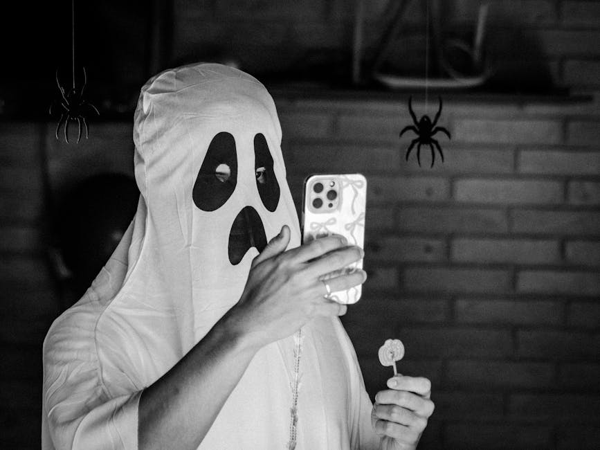 Menguak Misteri Urban Legend: Dari Kisah Pocong Hingga Slender Man Digital