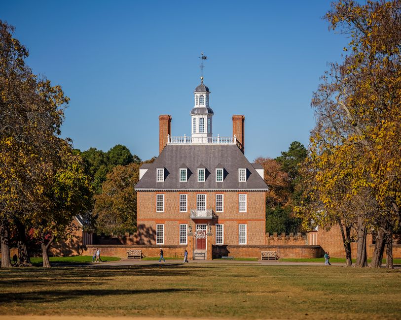 Virginia governor creates an AI task force and moves to restrain data centers