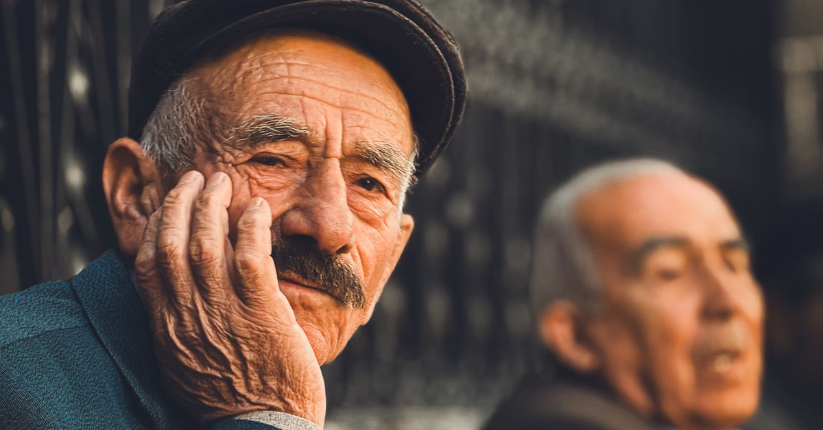 The 2025 Longevity Blueprint: 7 Science-Backed Habits Adding Years to Your Life