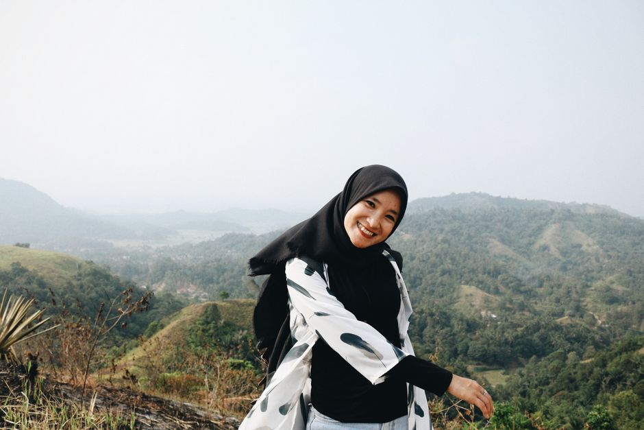 221. Inspirasi OOTD Hijab Travel ke Pegunungan 221. Inspirasi OOTD Hijab Travel ke Pegunungan