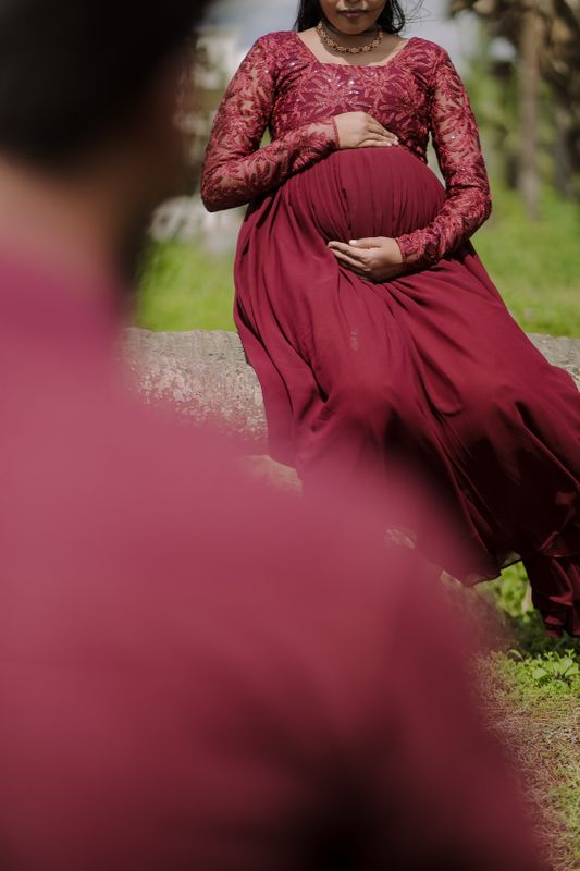 Professional modest maternity photoshoot sample