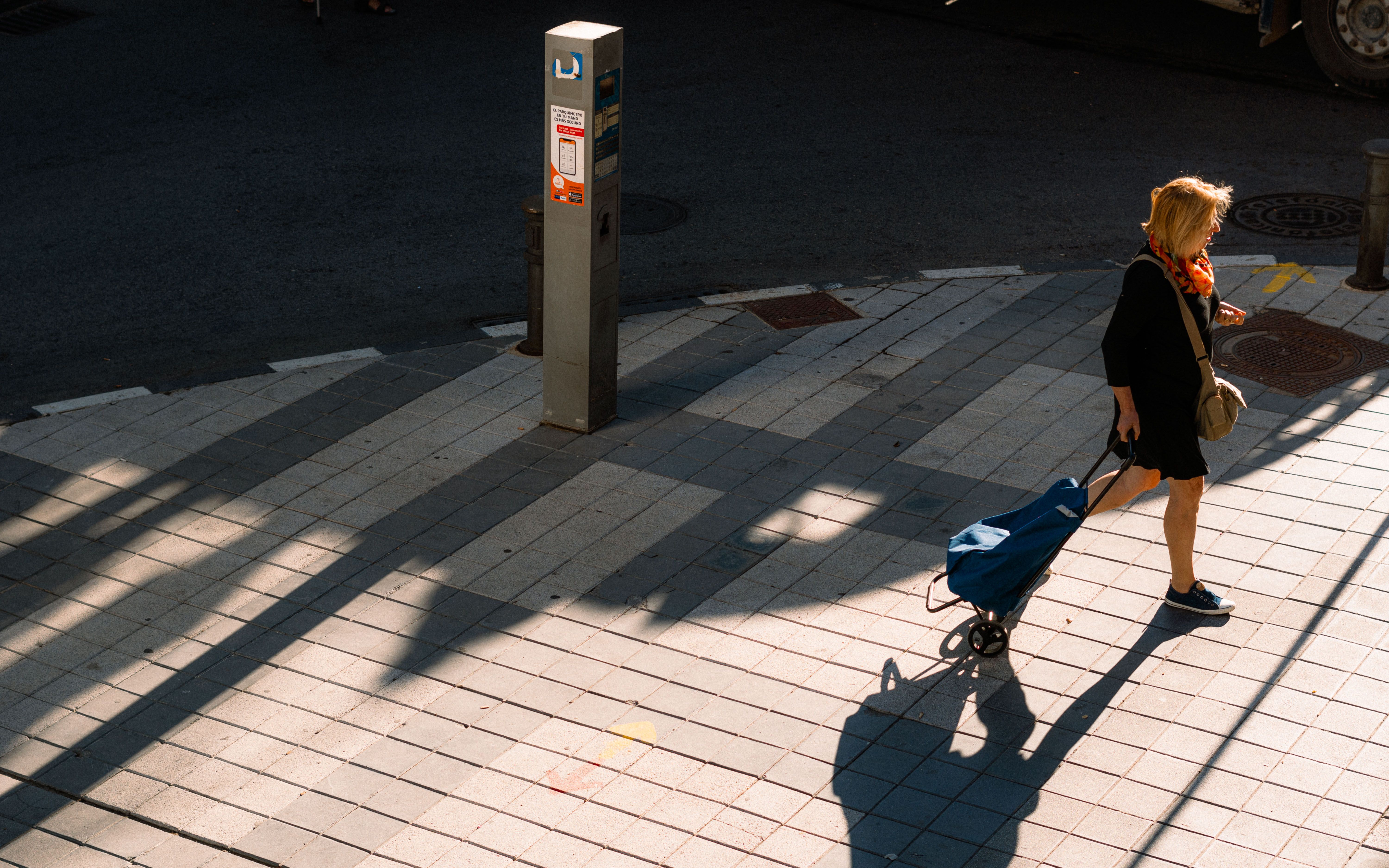 6 Creative Street Photography Ideas You Can Do With Your Phone — Photo by Altamart on Pexels
