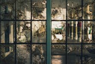 旧金山恶魔岛监狱历史悠久，其内部一张碎玻璃的照片令人毛骨悚然